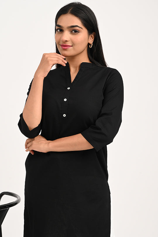 Classic black stain-proof cotton kurti, Woman in black water-repellent kurti.